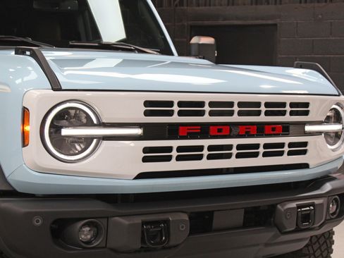 Used 2024 Ford Bronco Heritage Edition AWD/4WD image 11