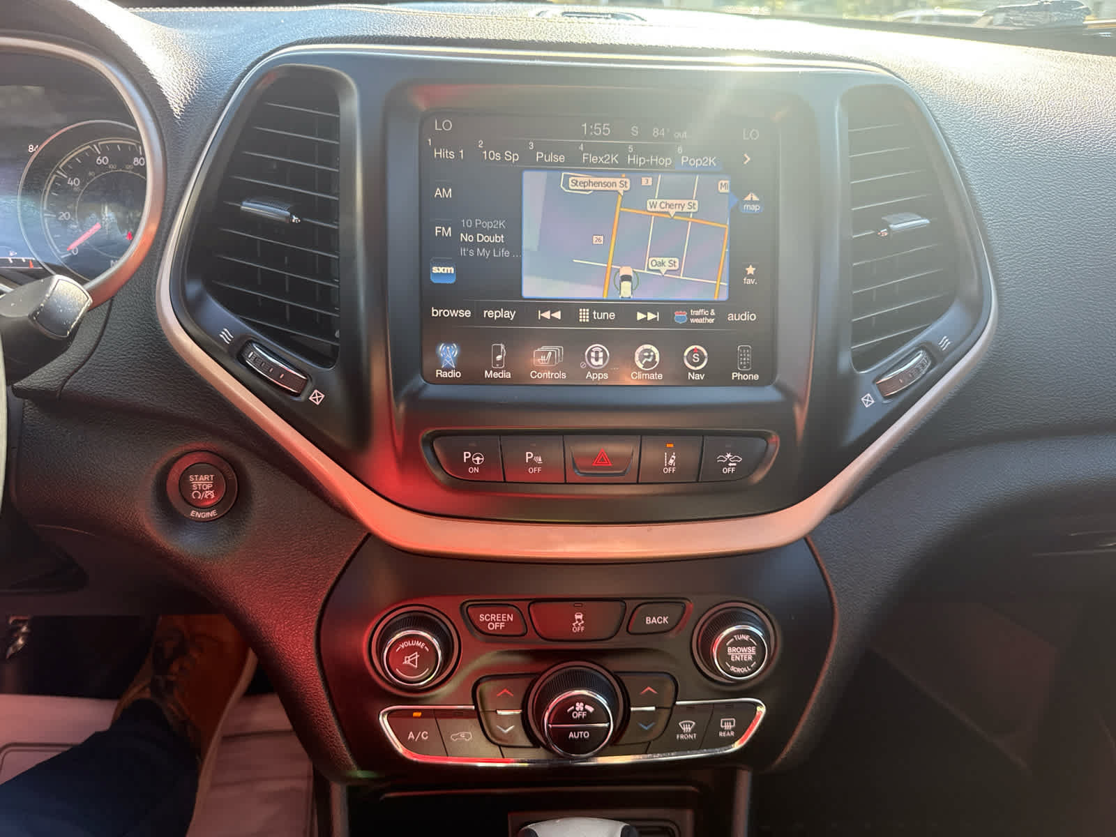 Used 2014 Jeep Cherokee Limited w/ Technology Group AWD/4WD image 21