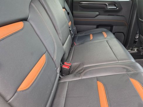 Used 2025 GMC Sierra 2500 AT4 w/ AT4 Premium Plus Package AWD/4WD image 19