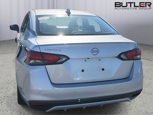 Used 2025 Nissan Versa SV FWD image 9