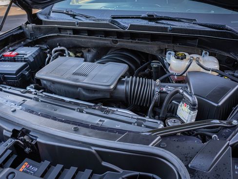 Used 2024 GMC Yukon XL SLT image 38