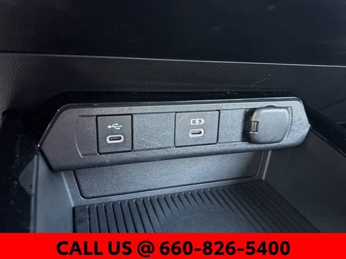 Used 2024 Toyota Prius LE image 18