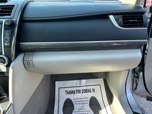 Used 2014 Toyota Camry XLE image 26