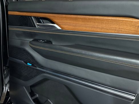 Used 2024 Jeep Grand Wagoneer Series III w/ HD Trailer Tow Package image 51