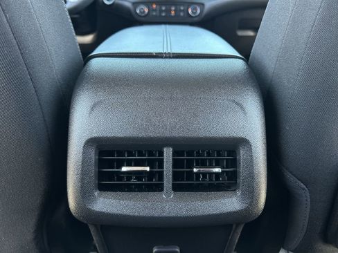 Used 2022 GMC Terrain SLE image 21