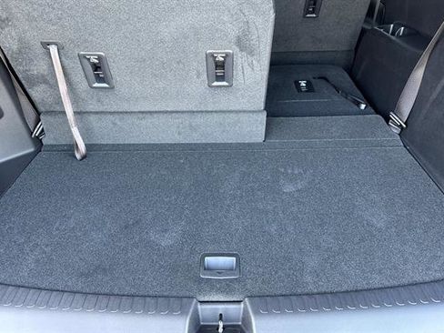 New 2025 Chevrolet Traverse Z71 w/ Enhanced Driving Package image 18