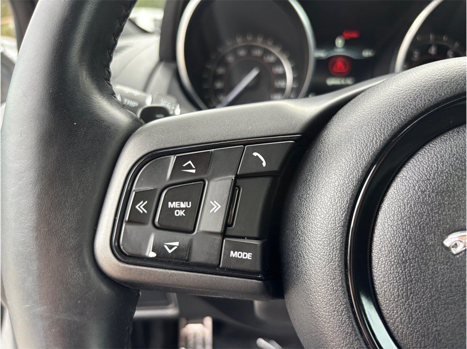 Used 2017 Jaguar F-TYPE Coupe RWD image 24