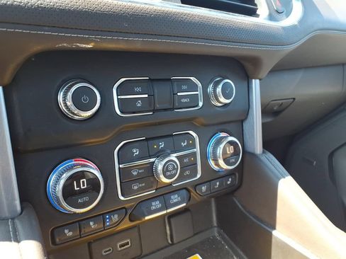 Used 2021 GMC Yukon SLT w/ SLT Premium Package AWD/4WD image 22