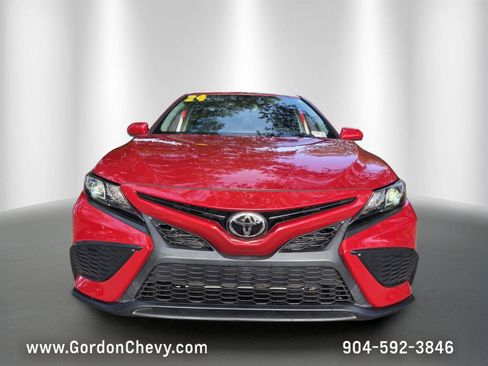 Used 2024 Toyota Camry SE w/ Convenience Package FWD image 9