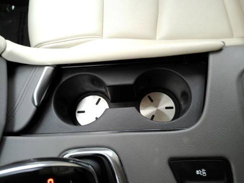 Used 2017 Cadillac XT5 Luxury w/ Driver Awareness Package image 47