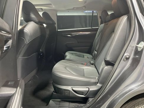Used 2020 Toyota Highlander Limited AWD/4WD image 34