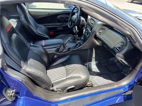 Used 2004 Chevrolet Corvette Z06 w/ Z06 Preferred Equipment Group RWD image 10