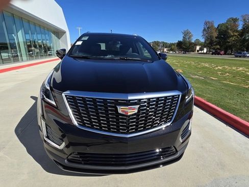 New 2025 Cadillac XT5 Luxury image 8