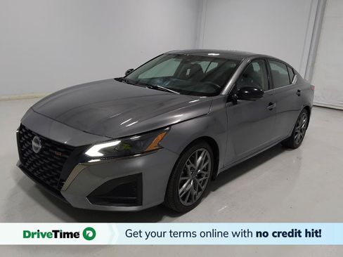 Used 2024 Nissan Altima 2.0 SR FWD image 1