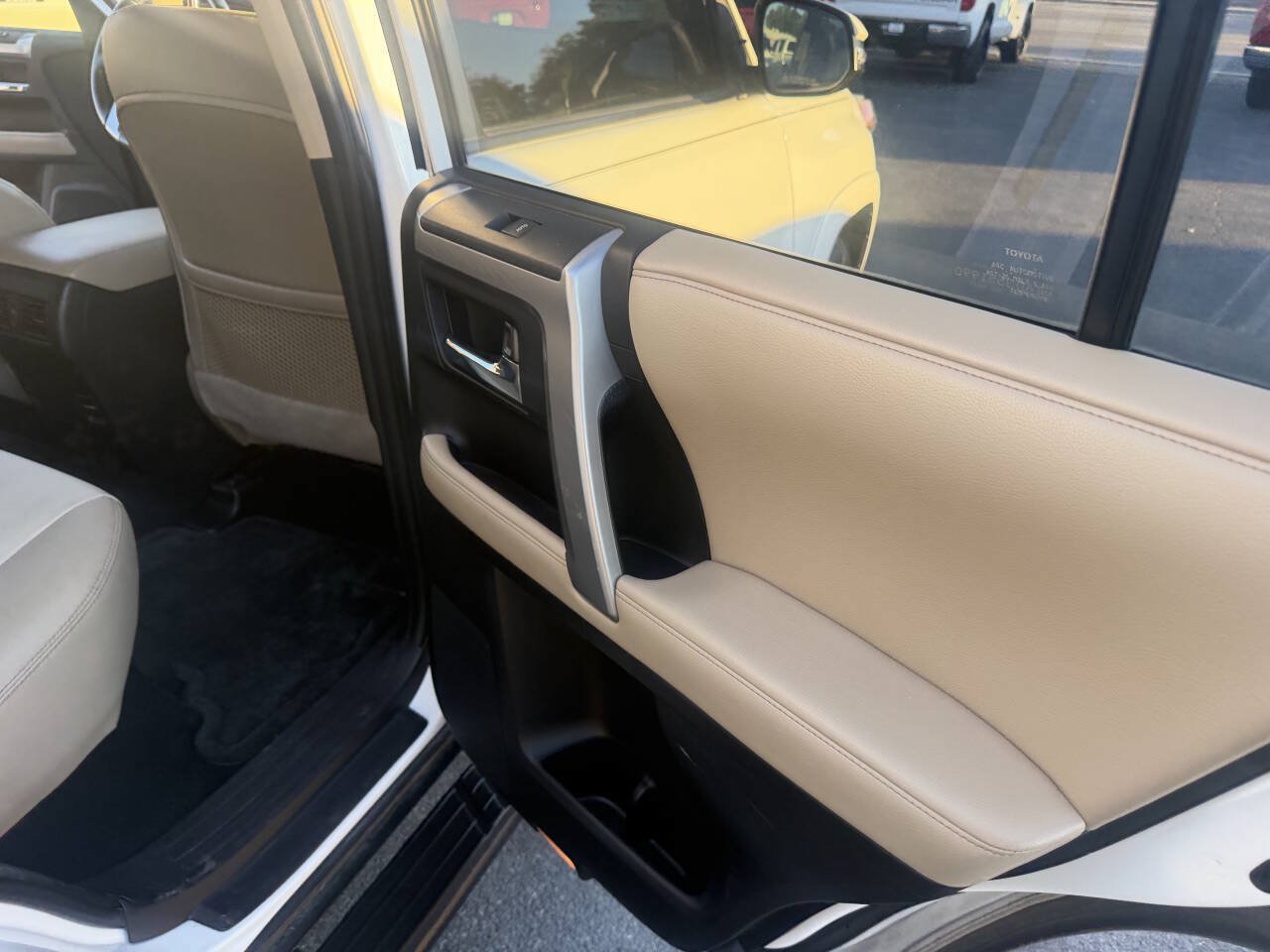 Used 2016 Toyota 4Runner SR5 Premium RWD image 13