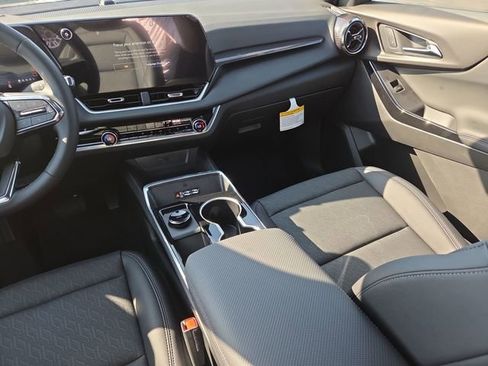 New 2026 Chevrolet Equinox LT w/ Convenience Package II image 10