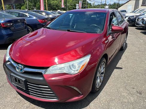 Used 2017 Toyota Camry XLE FWD image 1