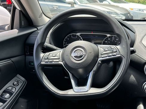 Used 2024 Nissan Sentra SV FWD image 18