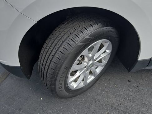 Used 2019 Chevrolet Equinox LT FWD image 32