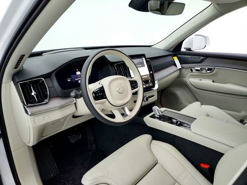 New 2026 Volvo XC90 T8 Ultra w/ Protection Package Premier image 16