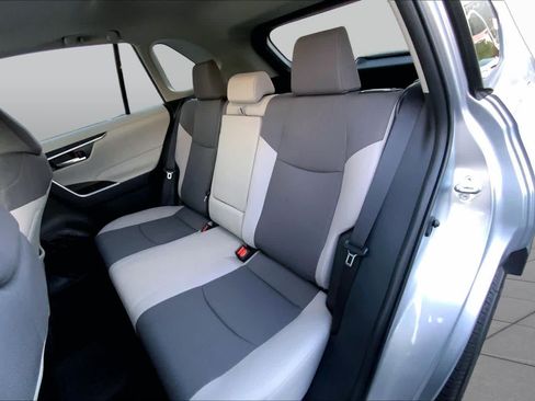 Used 2025 Toyota RAV4 XLE w/ Convenience Package FWD image 20