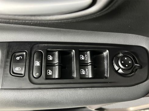 Used 2023 Jeep Renegade Latitude image 15