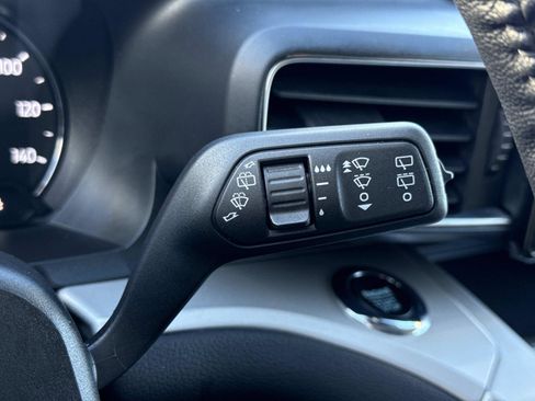 Used 2023 Ford Explorer XLT w/ Equipment Group 202A image 10