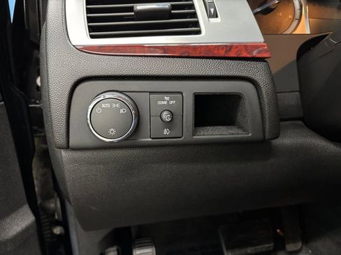 Used 2014 Cadillac Escalade Premium image 32