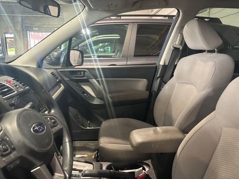 Used 2018 Subaru Forester 2.5i Premium AWD/4WD image 4