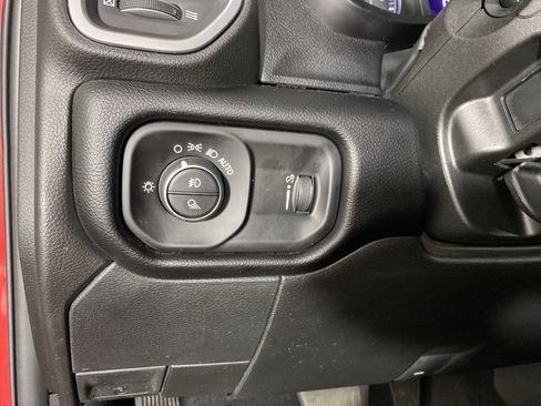 Used 2025 RAM 2500 Big Horn AWD/4WD image 25