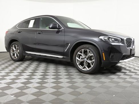 Used 2024 BMW X4 xDrive30i image 3