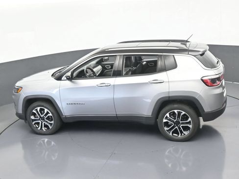 Used 2022 Jeep Compass Limited w/ Sun and Sound Group AWD/4WD image 46