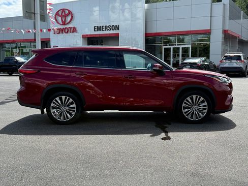 Used 2022 Toyota Highlander Platinum AWD/4WD image 7
