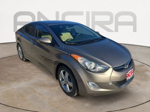 Used 2013 Hyundai Elantra GLS w/ Preferred Pkg image 4