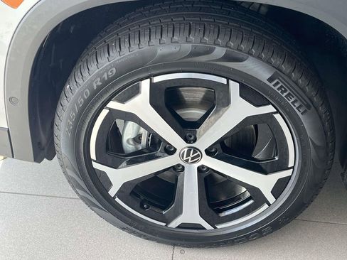 New 2025 Volkswagen Tiguan SE image 7