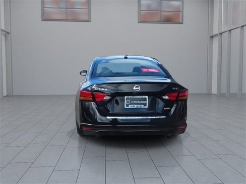 Certified 2022 Nissan Altima 2.5 SV w/ SV Premium Package image 7