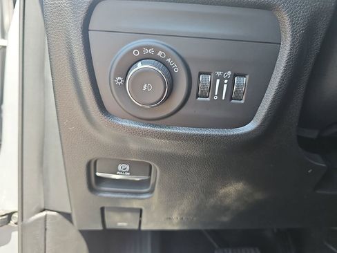 Used 2024 Jeep Grand Cherokee Limited AWD/4WD image 25
