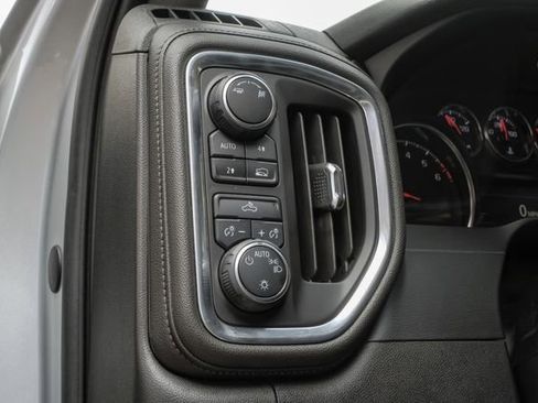 Used 2019 Chevrolet Silverado 1500 LT w/ Texas Edition image 36