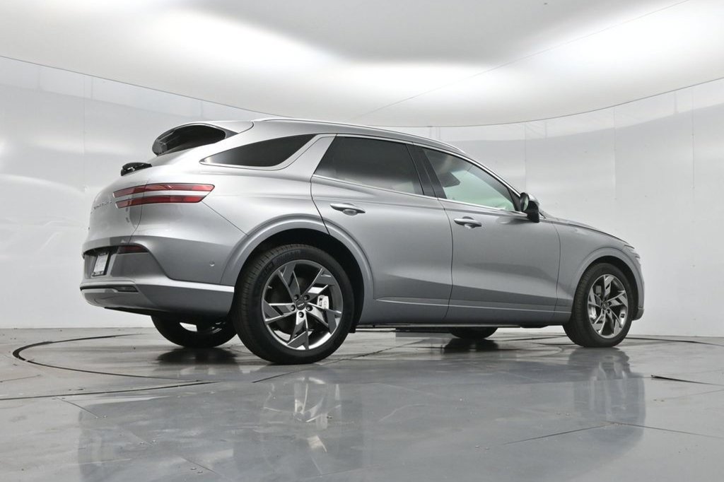 Used 2025 Genesis Electrified GV70 w/ Prestige Package AWD/4WD image 19