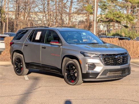 Used 2023 Chevrolet Traverse Premier w/ Redline Edition image 7