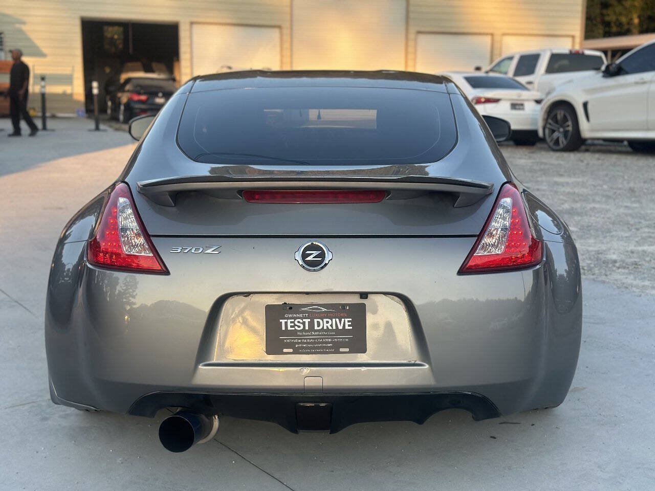 Used 2009 Nissan 370Z Coupe RWD image 6