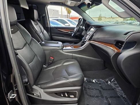 Used 2019 Cadillac Escalade Premium Luxury image 9