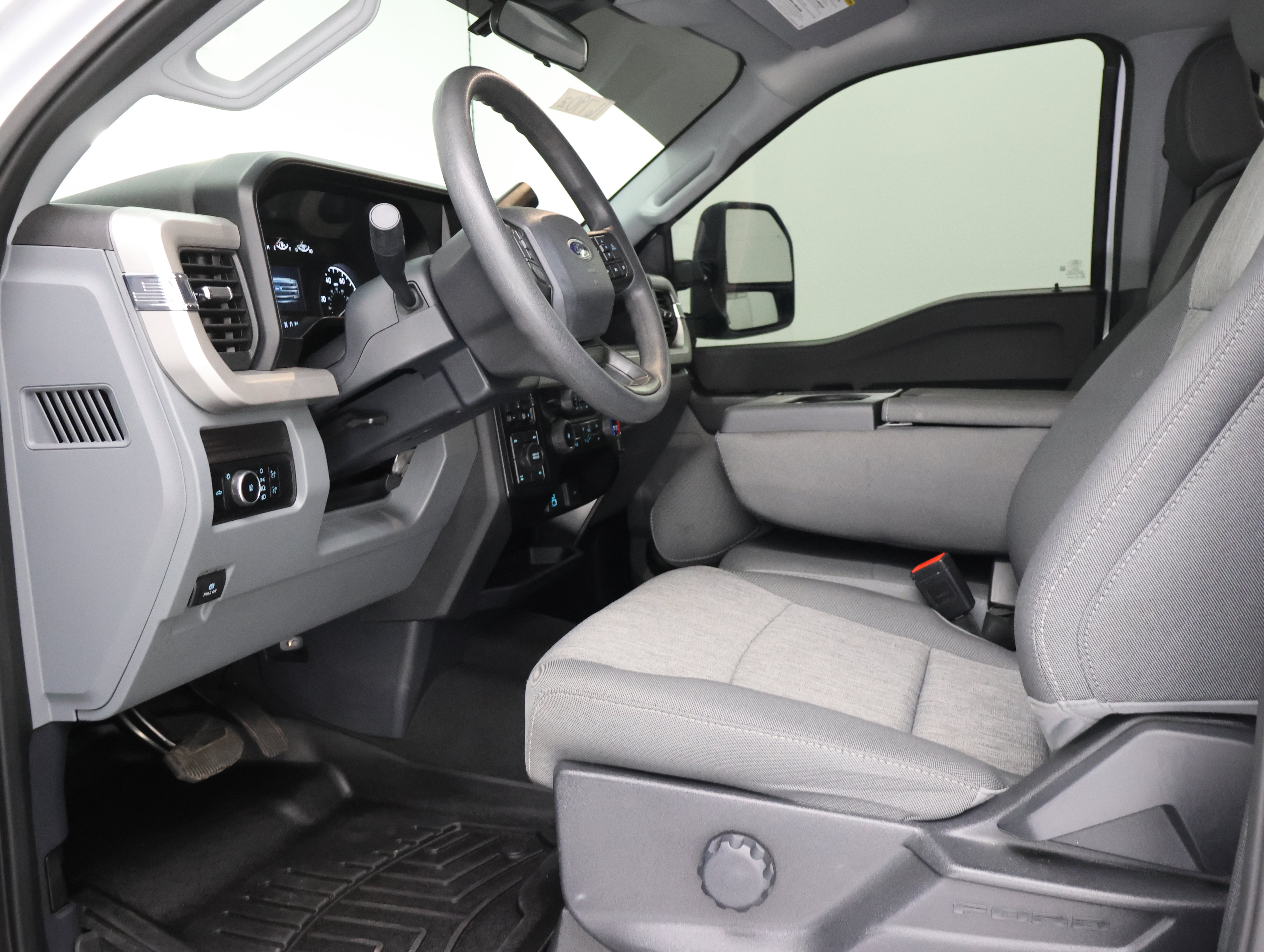 Used 2024 Ford F250 XL w/ STX Appearance Package AWD/4WD image 8