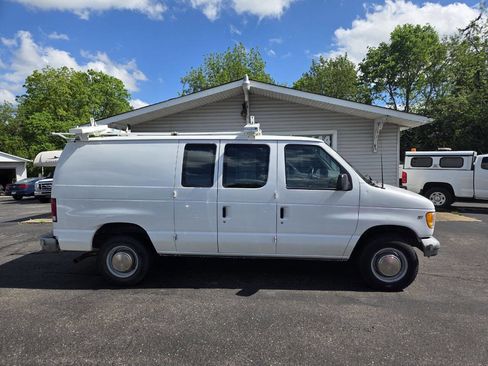 Used 2001 Ford E-250 and Econoline 250 RWD image 8