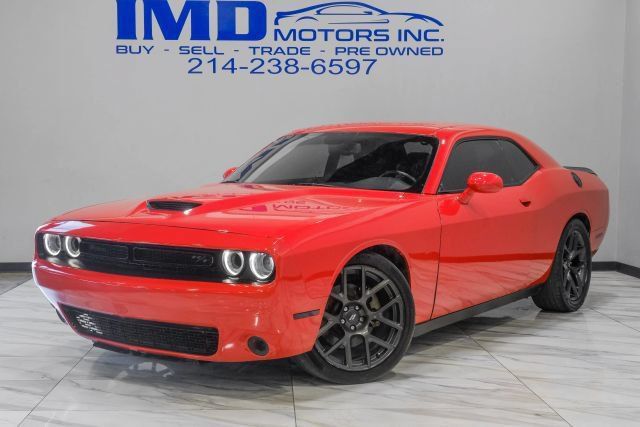 Used 2023 Dodge Challenger R/T w/ Blacktop Package RWD image 2