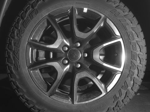 Used 2025 Jeep Compass Trailhawk AWD/4WD image 12