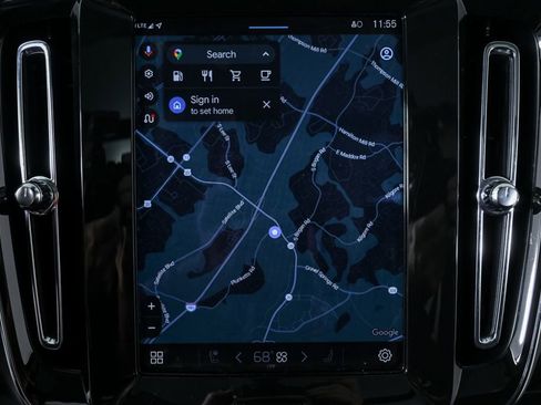 Certified 2025 Volvo XC40 B5 Core image 16