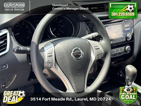 Used 2016 Nissan Rogue S w/ Appearance Package AWD/4WD image 9