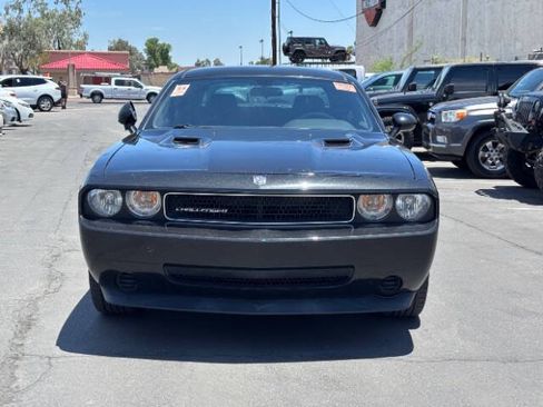Used 2010 Dodge Challenger SE RWD image 8