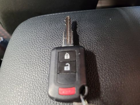 Used 2018 Mitsubishi Outlander Sport ES FWD image 32